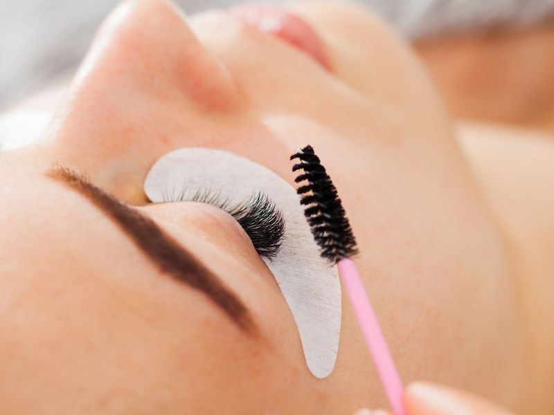 prep and clean lash before lash extension (1)